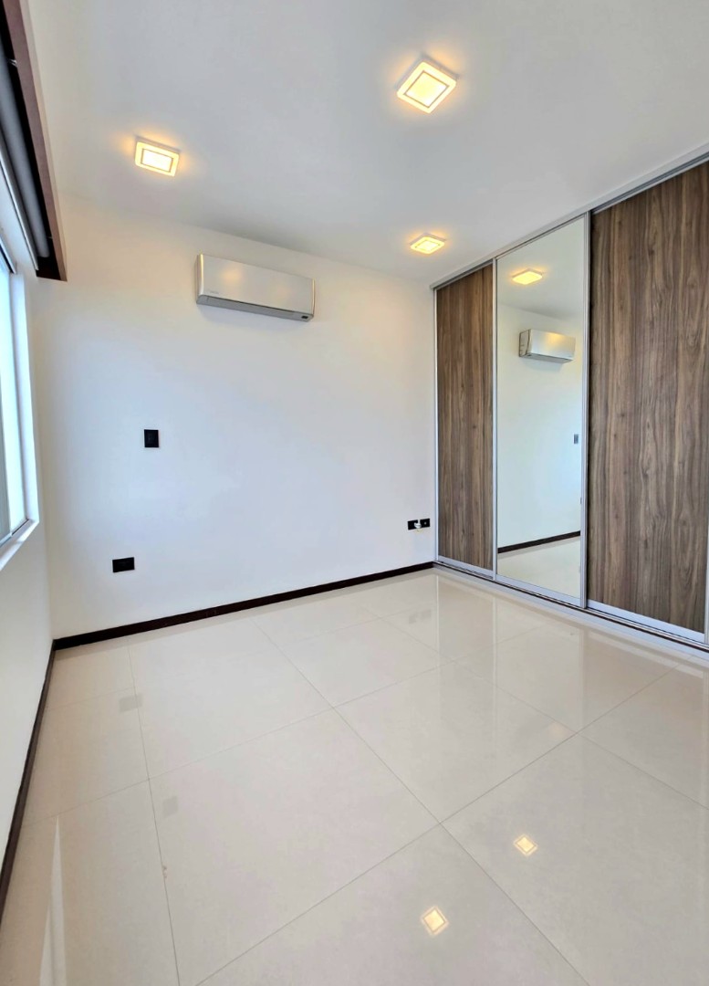 Departamento en Entre 8vo y 9no anillo Norte en Santa Cruz de la Sierra 3 dormitorios 4 baños 2 parqueos Foto 14