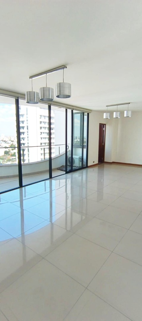 Departamento en Entre 2do y 3er anillo Norte en Santa Cruz de la Sierra 3 dormitorios 2 baños 1 parqueos Foto 16