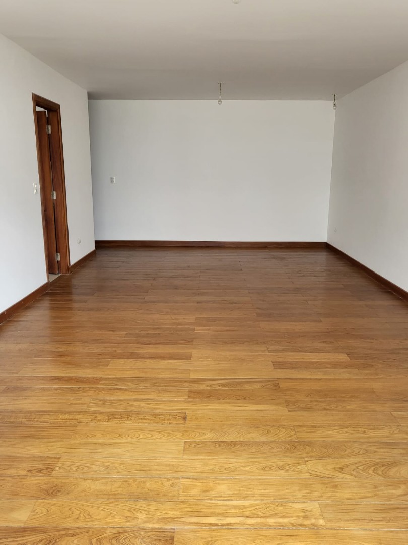 Departamento en Venta... 3 dormitorios 3 baños 1 parqueos Foto 21