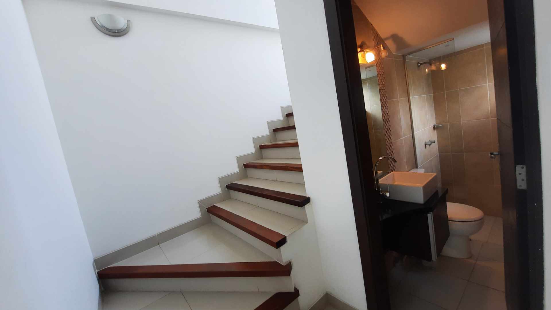 Casa en Entre 4to y 5to anillo Oeste en Santa Cruz de la Sierra 3 dormitorios 3 baños 2 parqueos Foto 10