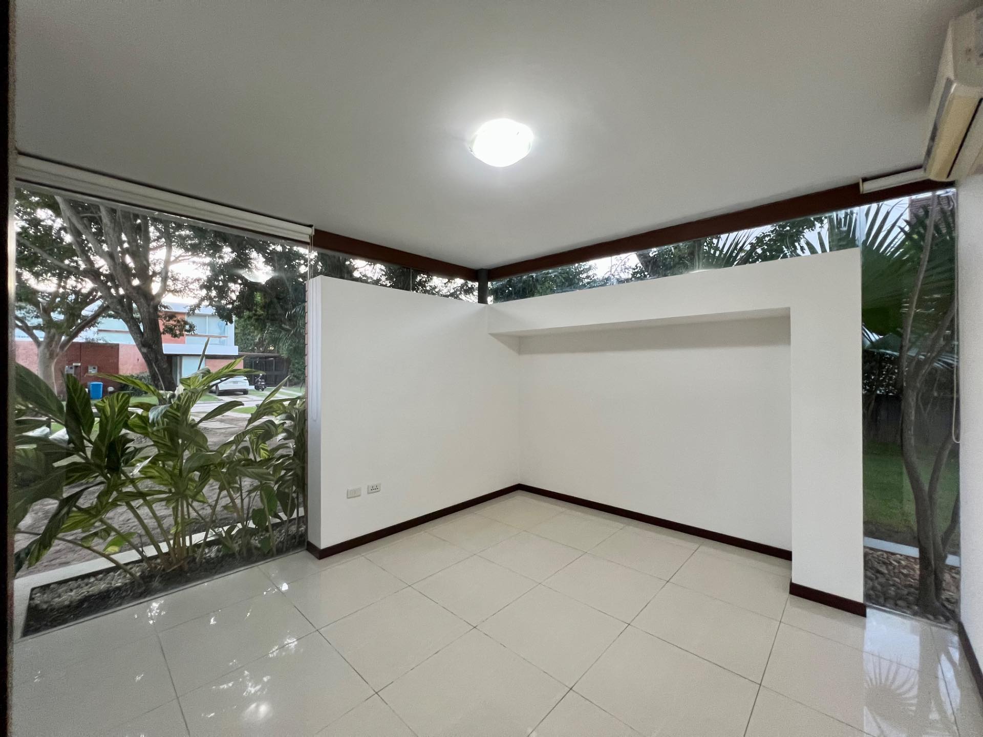 Casa en AlquilerCond. Costa Los Batos, Urubó Foto 3