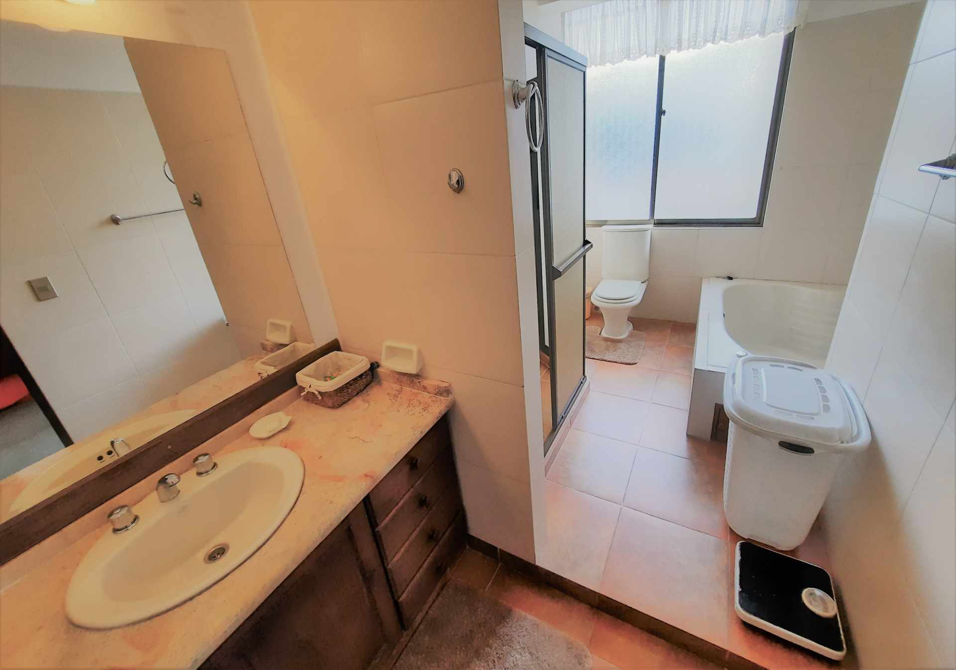 Departamento en AlquilerCalle 24 de Calacoto con Av. Ballivián 4 dormitorios 4 baños  Foto 20