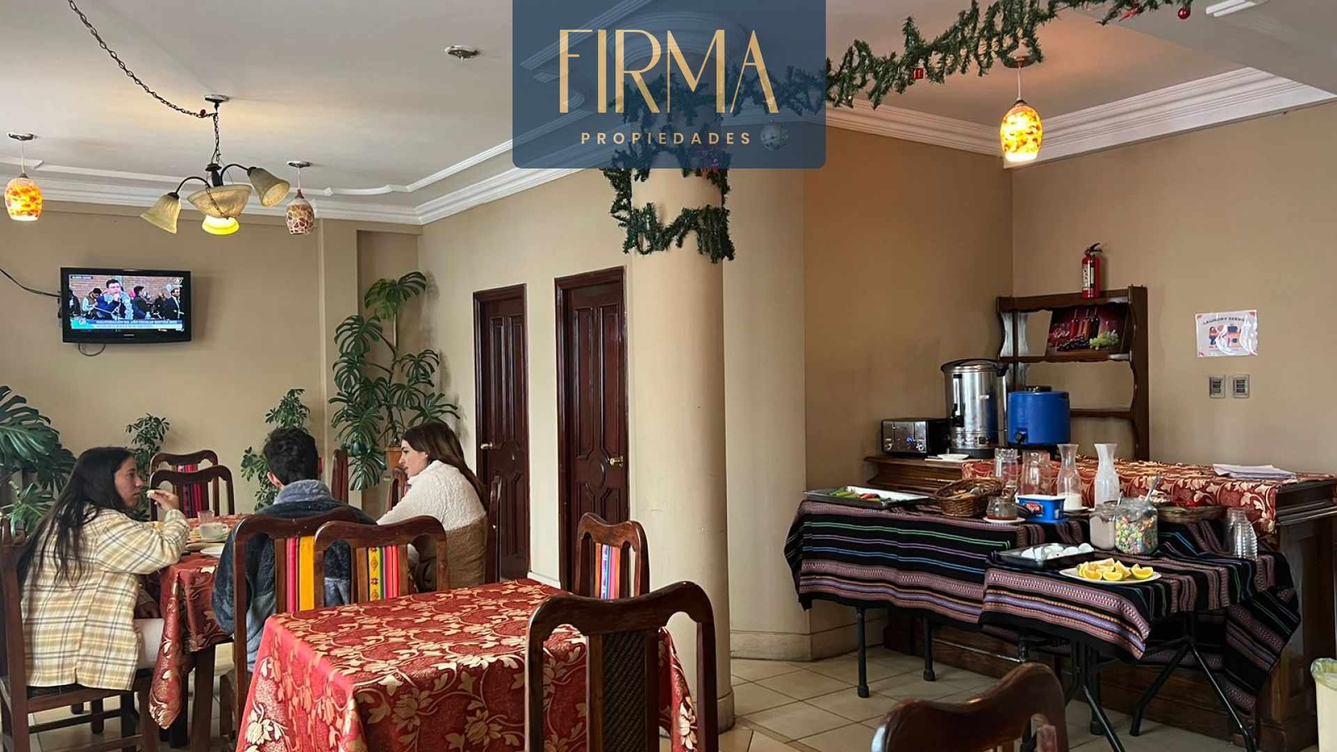 Edificio en VentaEDIFICIO/HOTEL CON LOCALES EN VENTA EN LA AV. ILLAMPU 10 dormitorios 10 baños 4 parqueos Foto 12