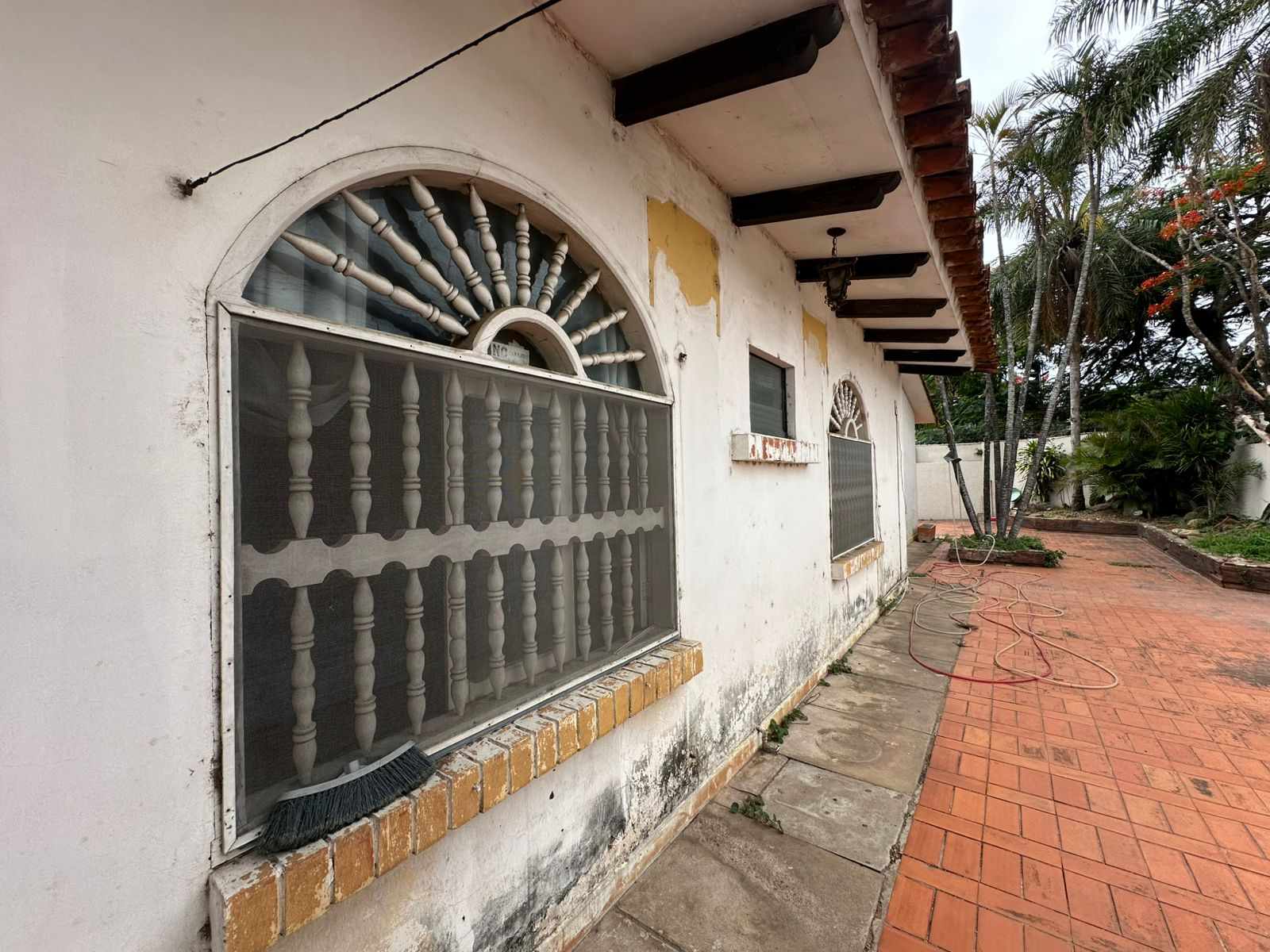 Casa en Entre 2do y 3er anillo Norte en Santa Cruz de la Sierra 4 dormitorios 4 baños 3 parqueos Foto 8