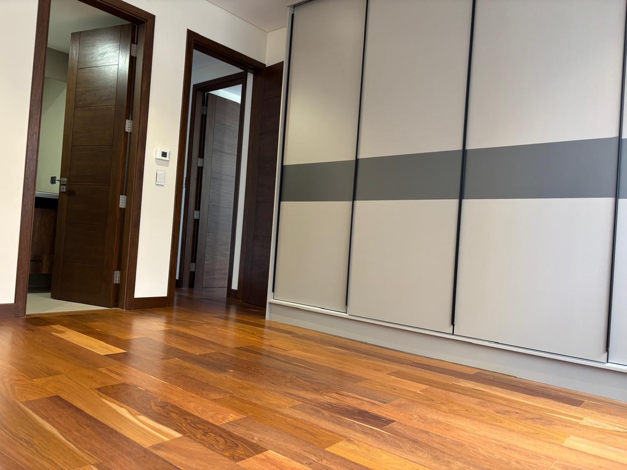 En Alquiler a $us 1,200 Foto 4