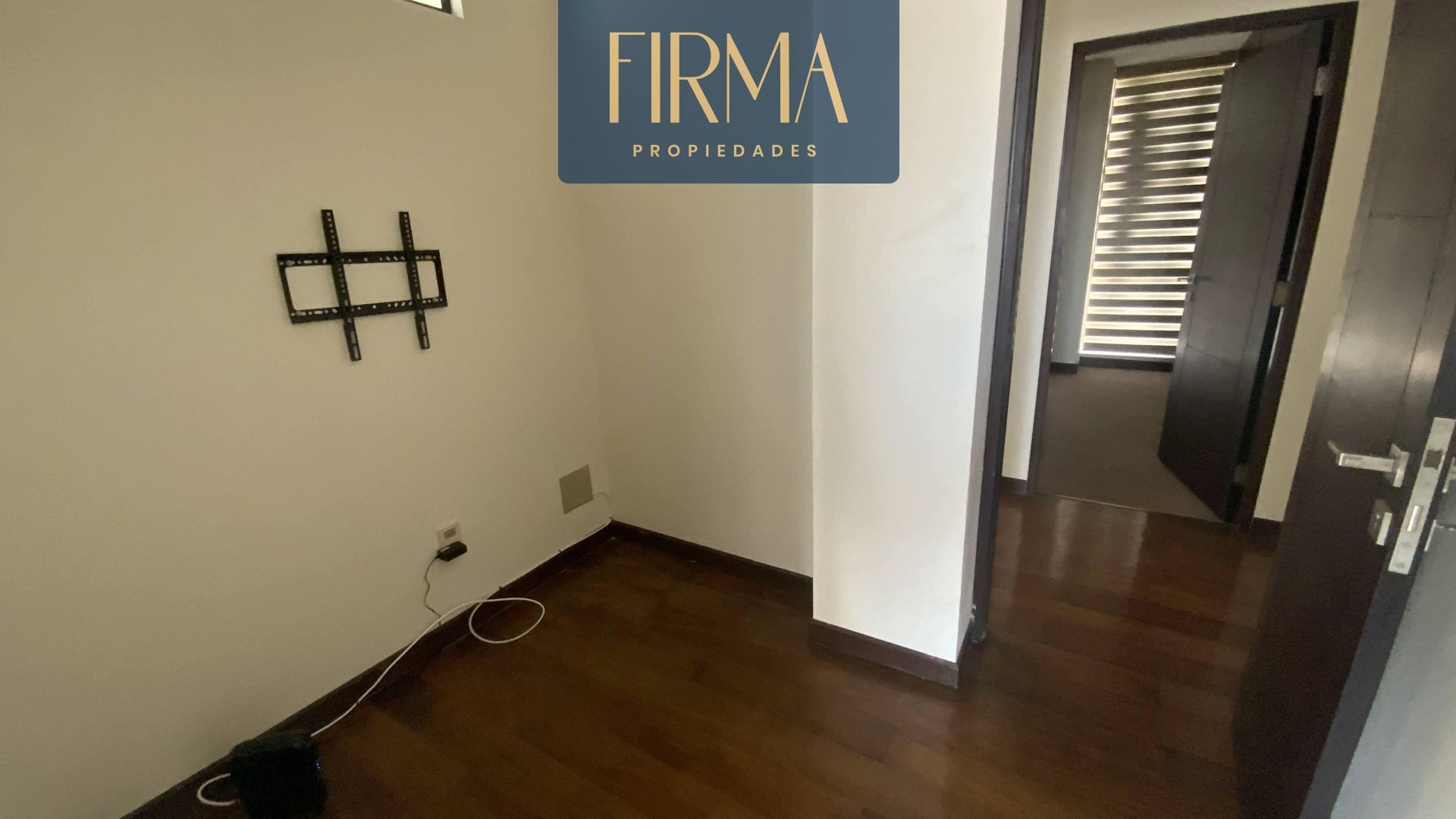 Departamento en El Pedregal en La Paz 3 dormitorios 3 baños 1 parqueos Foto 9