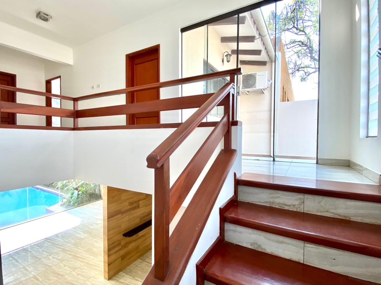 Casa en VentaBarrio Urbarí, Av. Piraí calle Baracea Foto 19