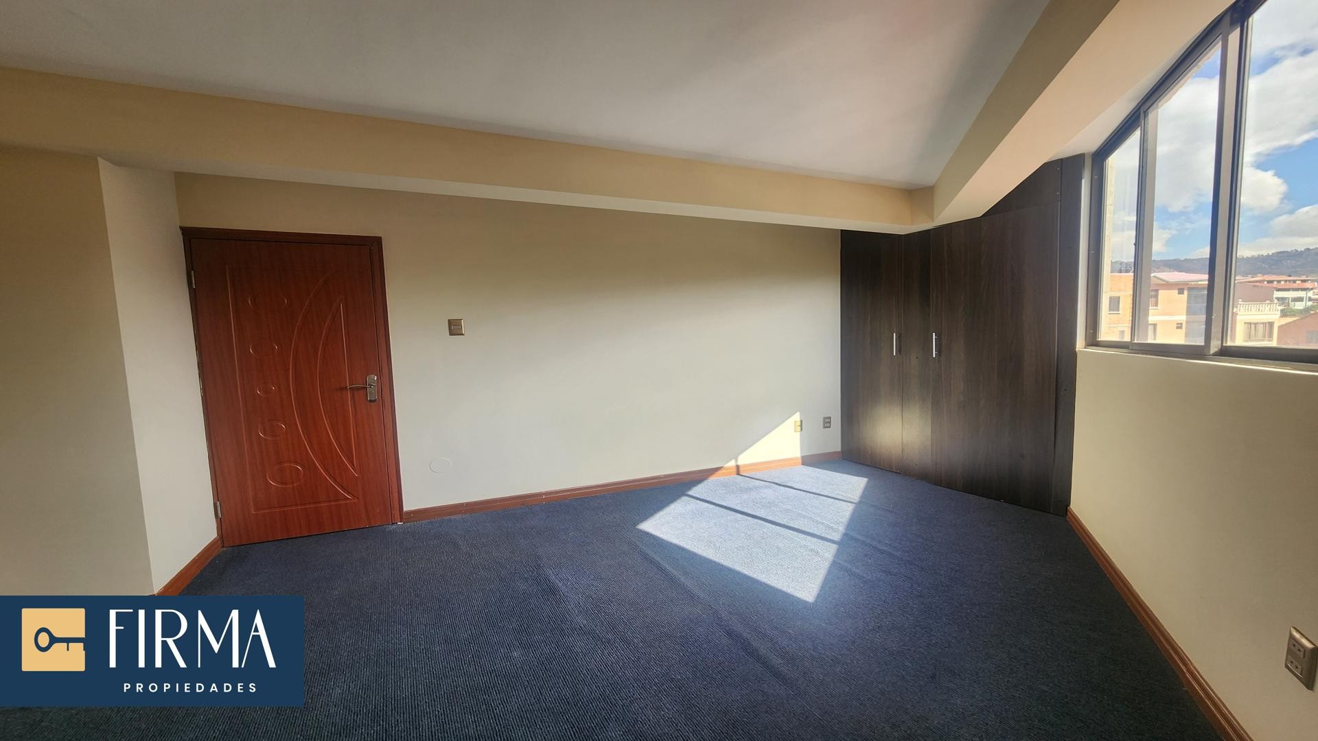 Departamento en Alto Irpavi en La Paz 3 dormitorios 3 baños 1 parqueos Foto 3