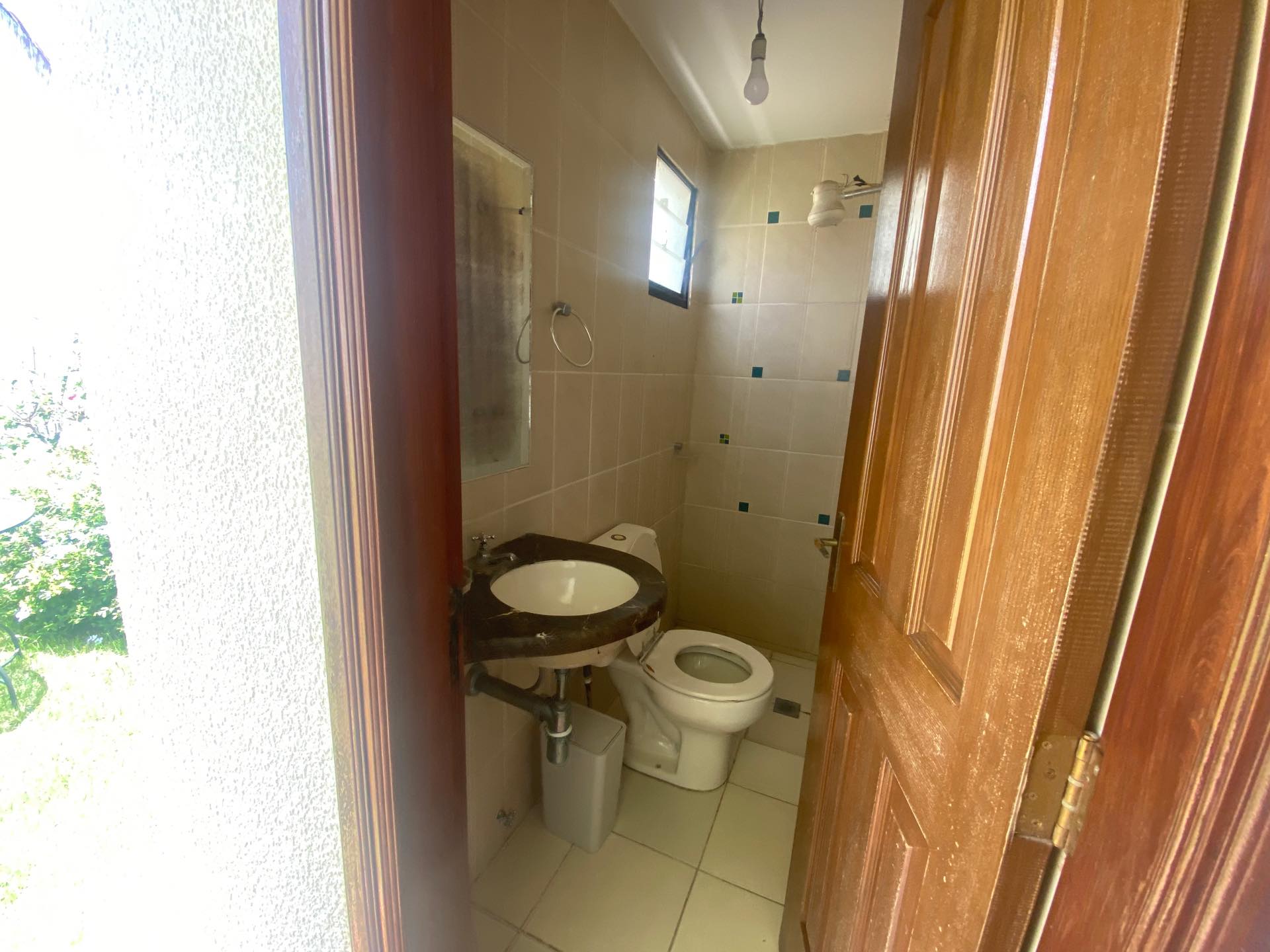 Casa en Entre 8vo y 9no anillo Norte en Santa Cruz de la Sierra 4 dormitorios 4 baños 2 parqueos Foto 7