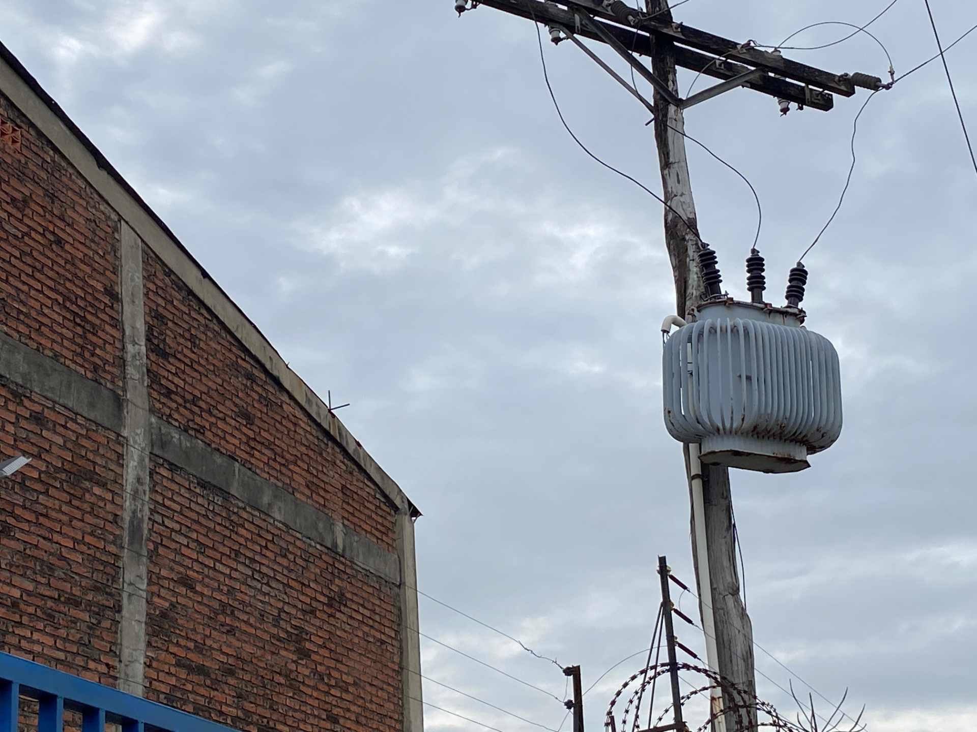 Galpón en VentaParque Industrial entre 6to y 7mo anillo atrás de Coca Cola.  Foto 5