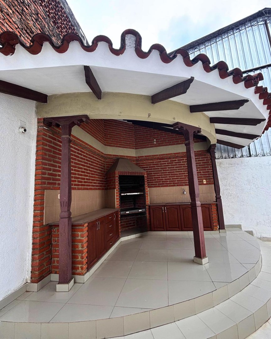 Casa Av. Ana Barba 277 (entre 1er y 2do anillo)  Foto 6