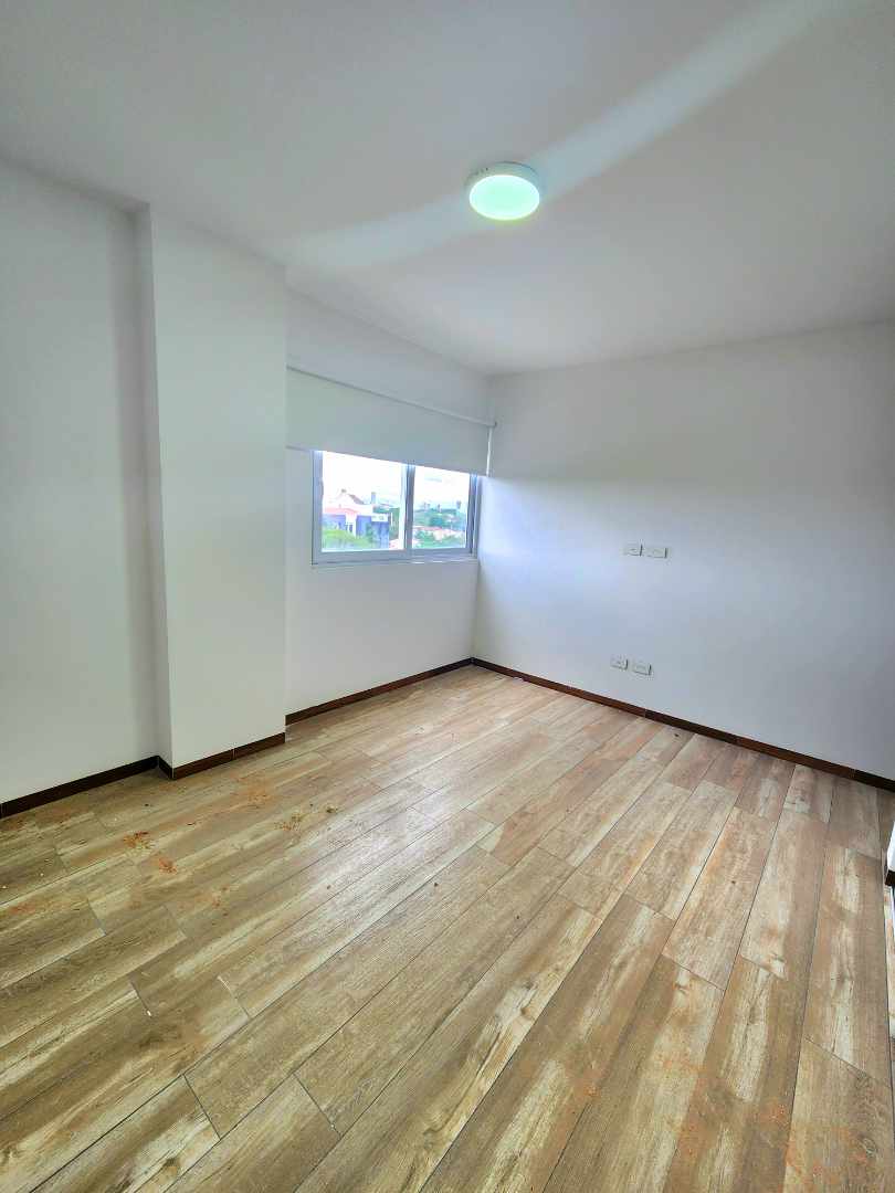 En Alquiler a Bs 6,350 Foto 8