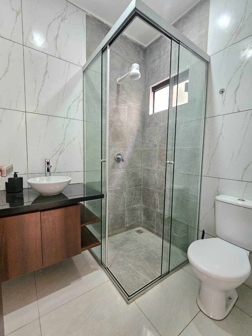 Casa en VentaAv. Pirai y Radial 17.5 8vo anillo  3 dormitorios 2 baños 2 parqueos Foto 8