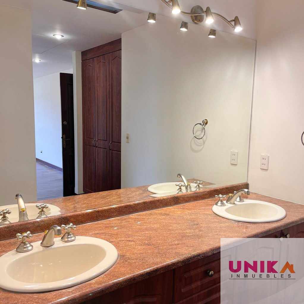 Casa en Alquiler🏡 AMPLIA Y HERMOSA CASA EN ALQUILER, AUQUISAMAÑA.  3 dormitorios 3 baños 3 parqueos Foto 7