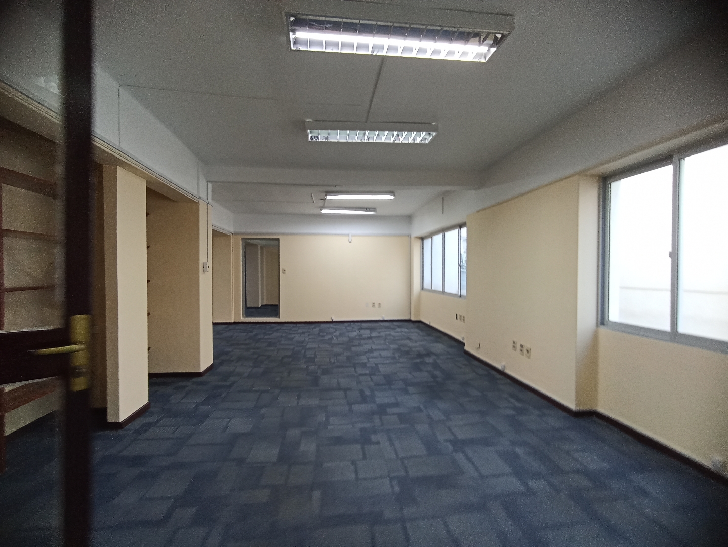 Oficina en Miraflores en La Paz 13 dormitorios 5 baños 2 parqueos Foto 32