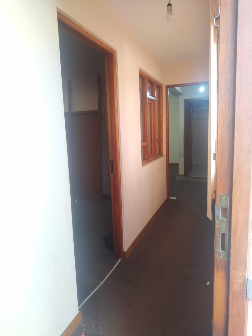 Casa en Miraflores en La Paz 6 dormitorios 5 baños 1 parqueos Foto 5