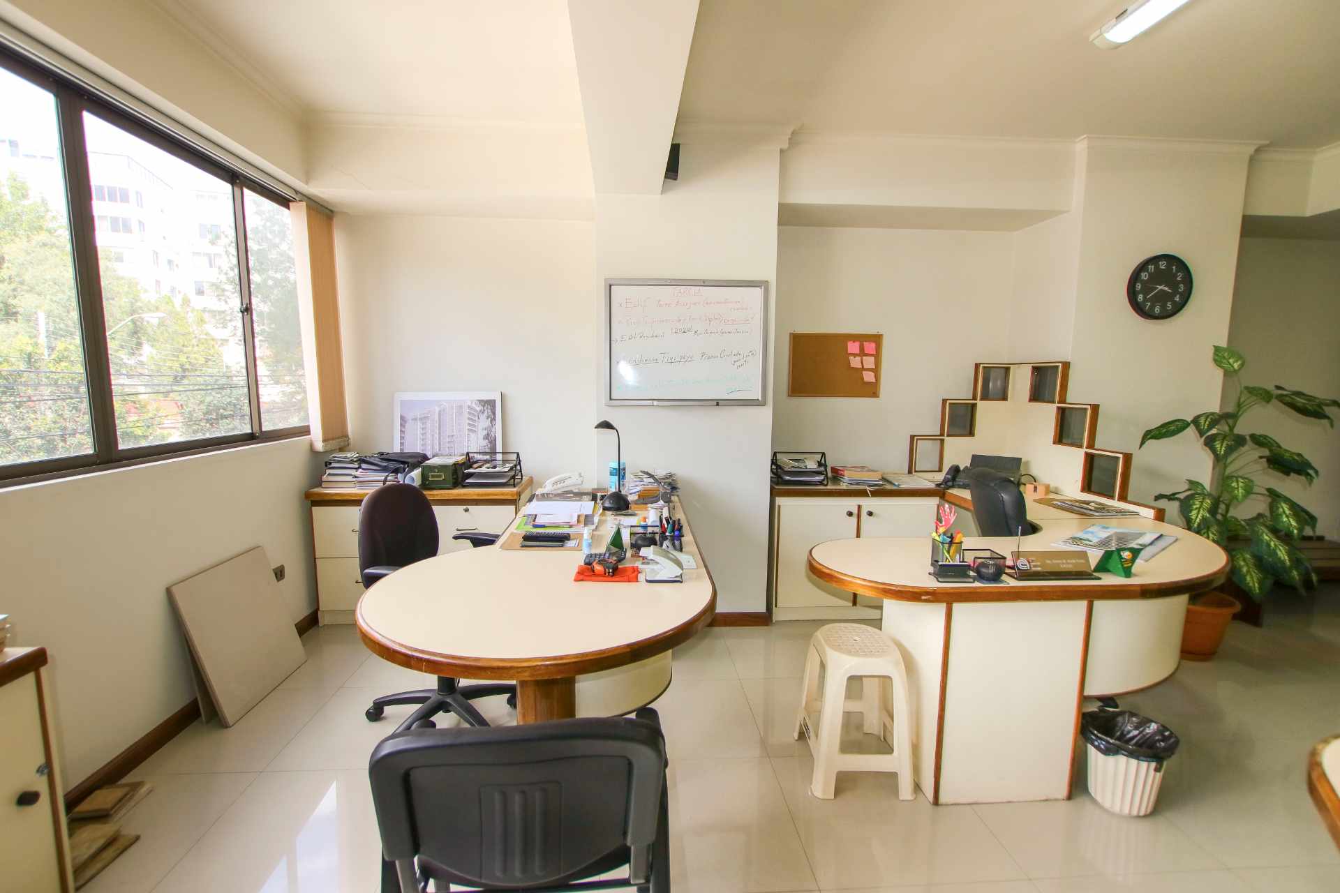 Oficina en VentaHuallparrimachi - Av. Libertador, Edif. VyV Cala Cala 2 dormitorios 1 baños  Foto 4