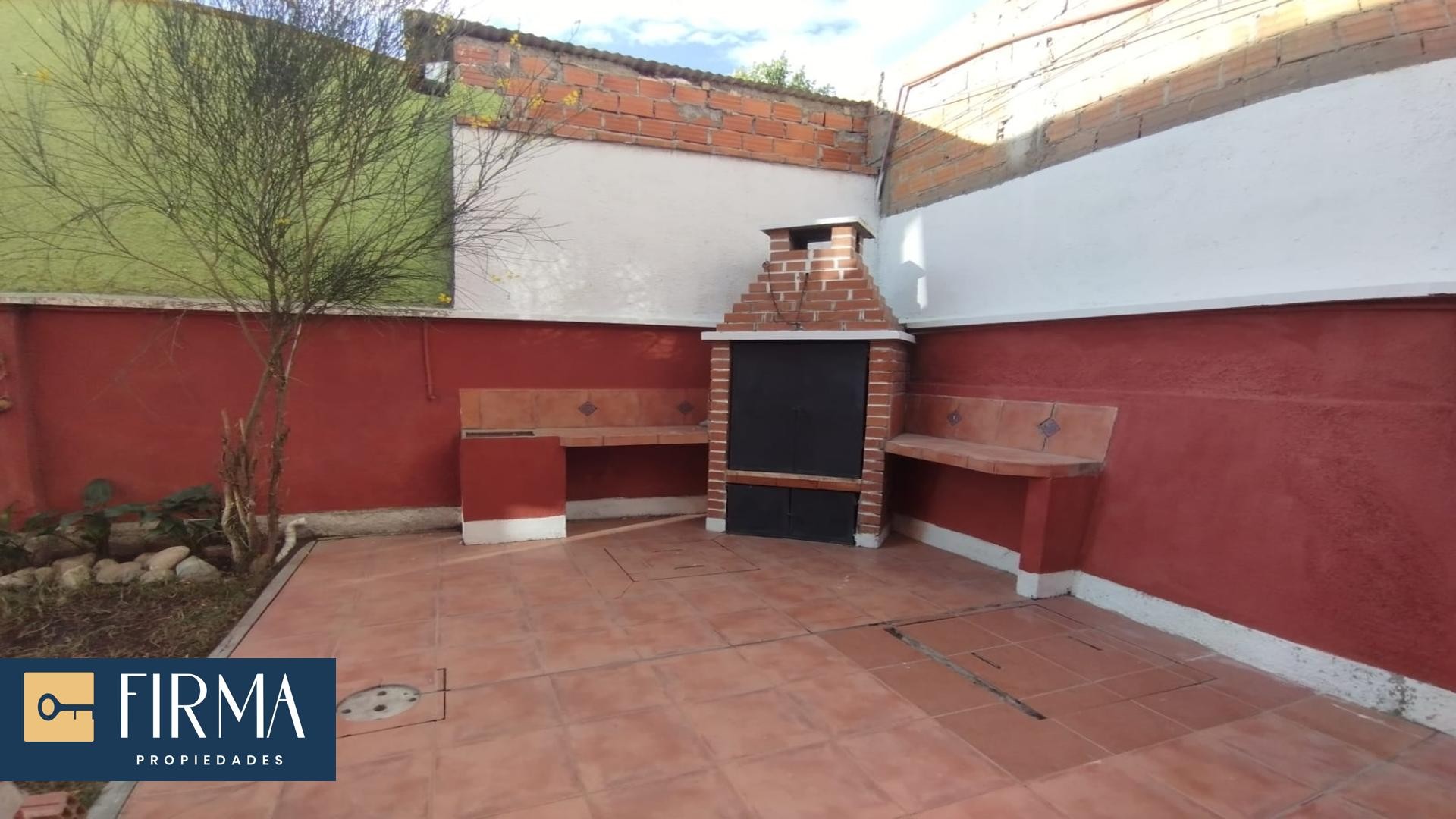 Casa en VentaCASA EN VENTA, COTA COTA 3 dormitorios 4 baños 1 parqueos Foto 5