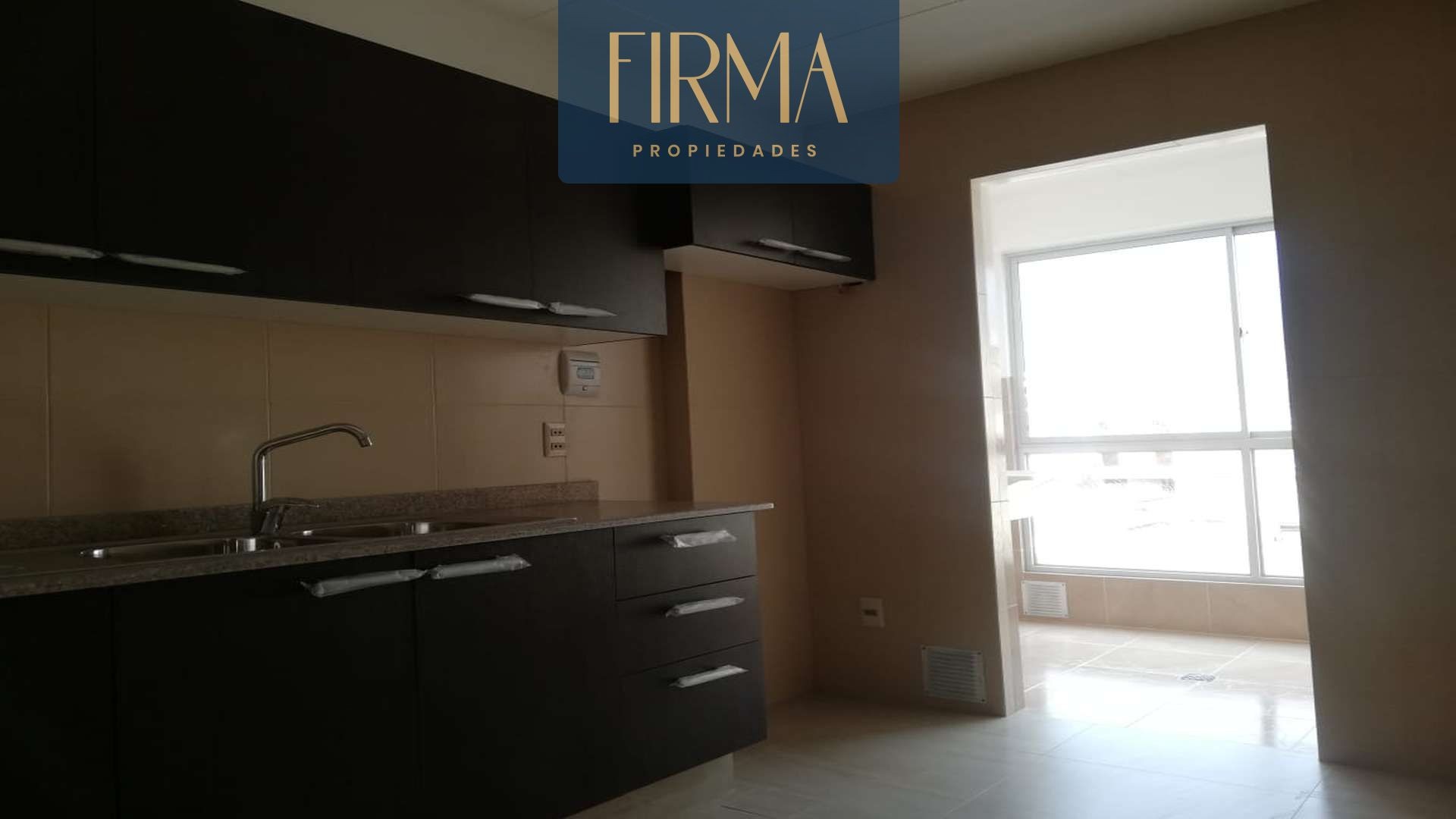 Departamento en AnticréticoAchumani calle 32 2 dormitorios 3 baños  Foto 4