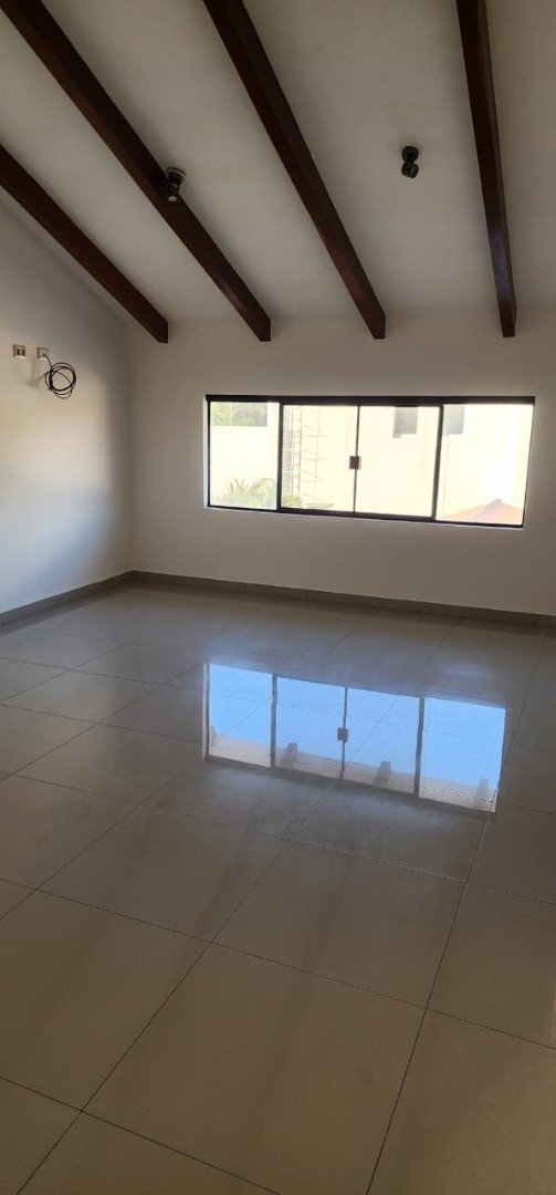 En Alquiler a $us 1,700 Foto 13