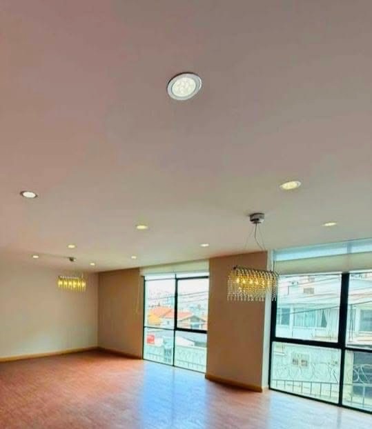 Departamento en AlquilerACHUMANI C/22 4 dormitorios 4 baños 1 parqueos Foto 3