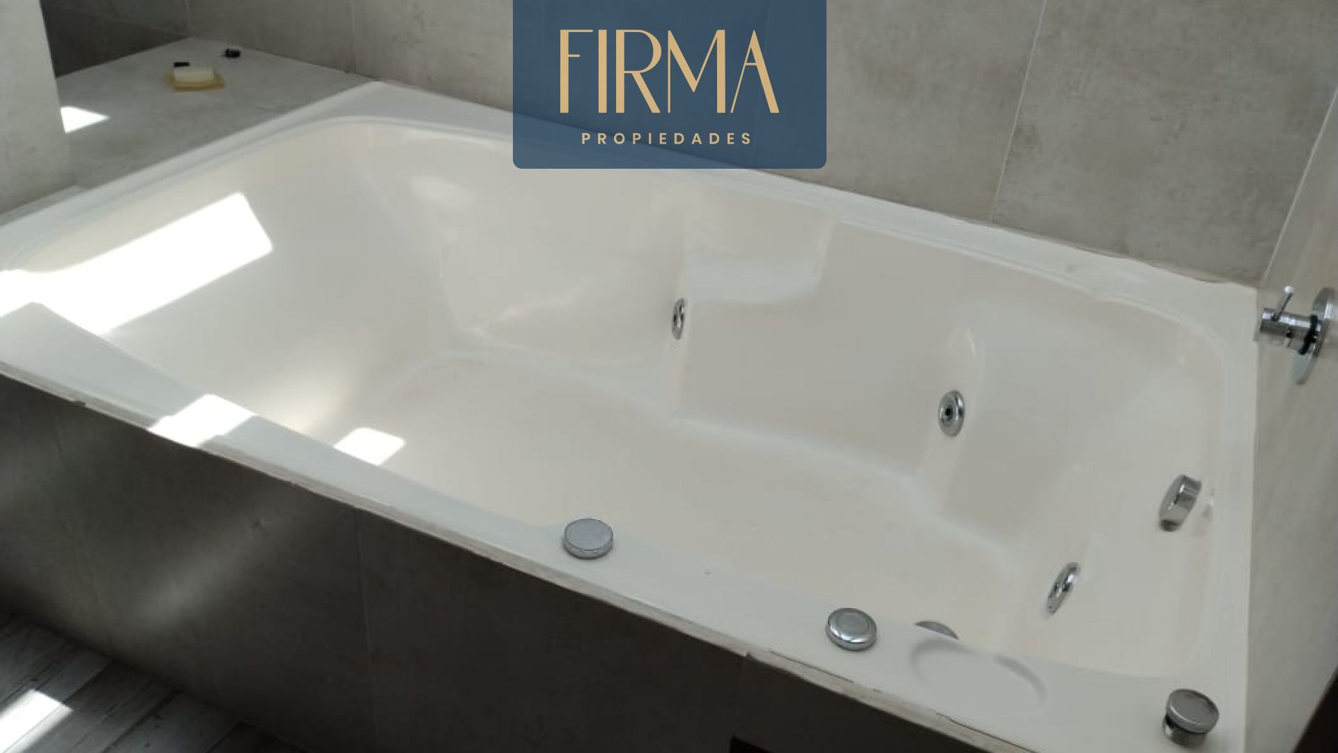 Casa en Cota Cota en La Paz 3 dormitorios 5 baños 5 parqueos Foto 21