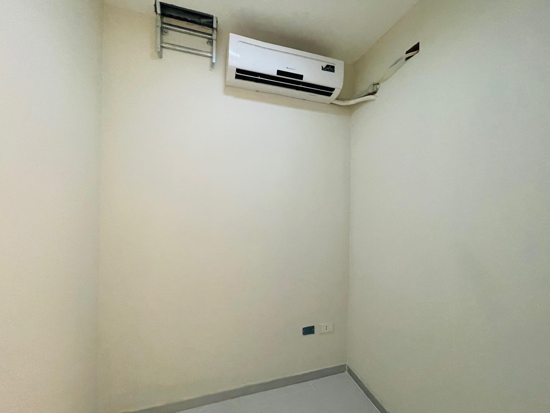 Oficina en AlquilerEdificio Torre Duo, Equipetrol 4to anillo  Foto 12