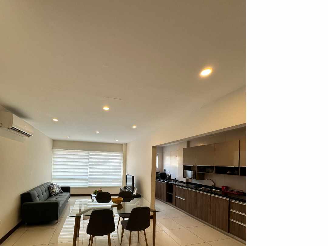 Departamento en Alquiler[AGUSTINA| EQUIPETROL NORTE] ALQUILER AMPLIO DEPARTAMENTO AMOBLADO DE 2 DORMITORIOS PET FRIENDLY 2 dormitorios 2 baños 1 parqueos Foto 2