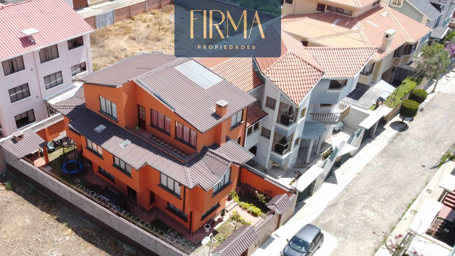 Casa en VentaCOMPRA TU CASA EN IRPAVI 4 dormitorios 4 baños 1 parqueos Foto 3