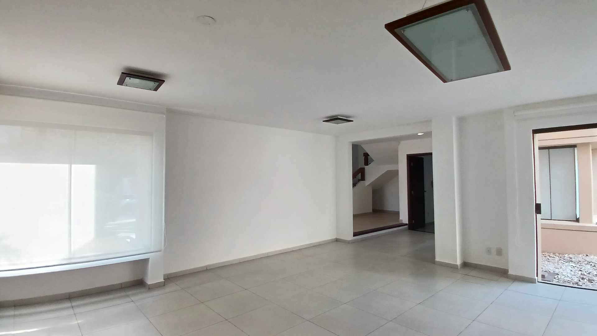 Casa en Entre 5to y 6to anillo Norte en Santa Cruz de la Sierra 4 dormitorios 4 baños 3 parqueos Foto 6