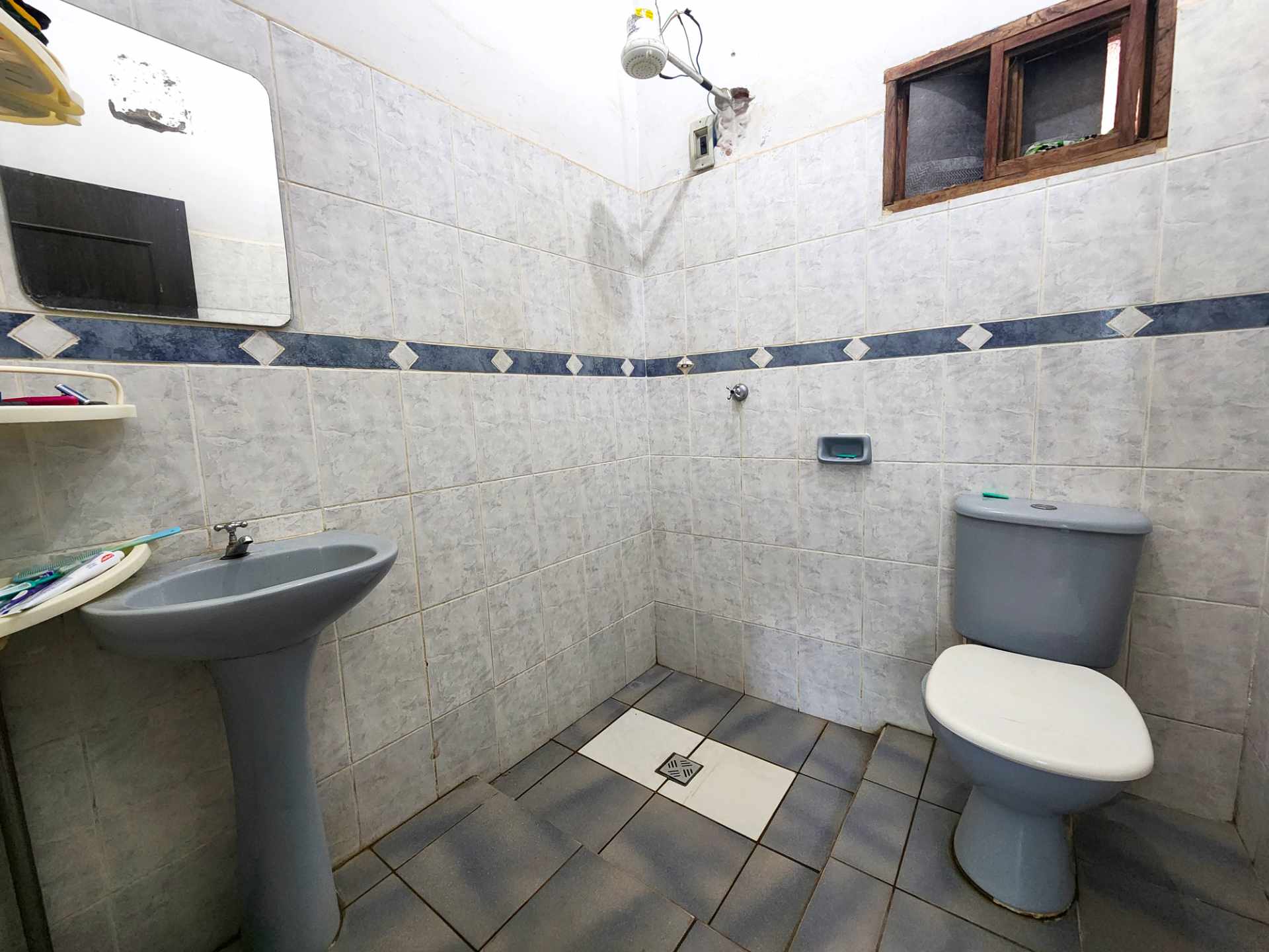 Casa en Villa 1ero de Mayo en Santa Cruz de la Sierra 3 dormitorios 3 baños 3 parqueos Foto 5