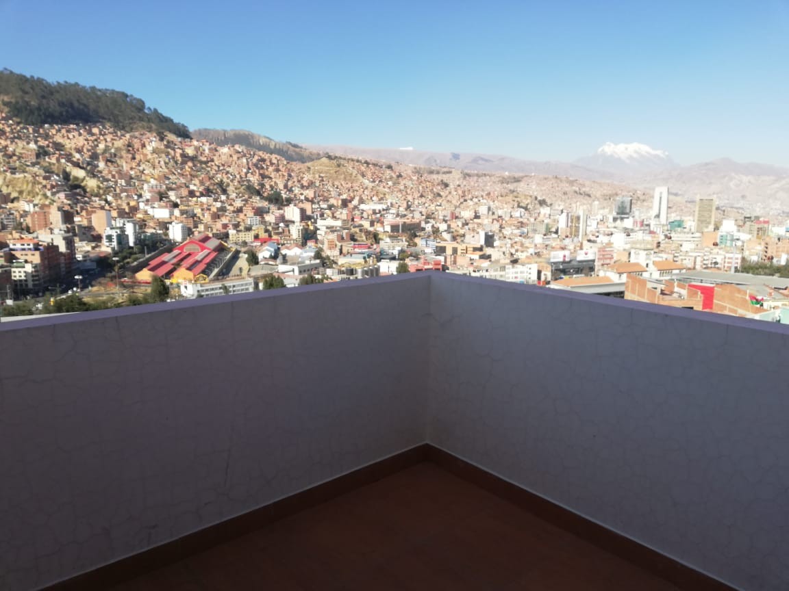 Departamento en AnticréticoDEPARTAMENTO EN ANTICRETICO Av. Quintanilla Zuazo, Calle Eugenio Patiño. Pasaje Pacheco ( DAN 006), 3 dormitorios 2 baños  Foto 4