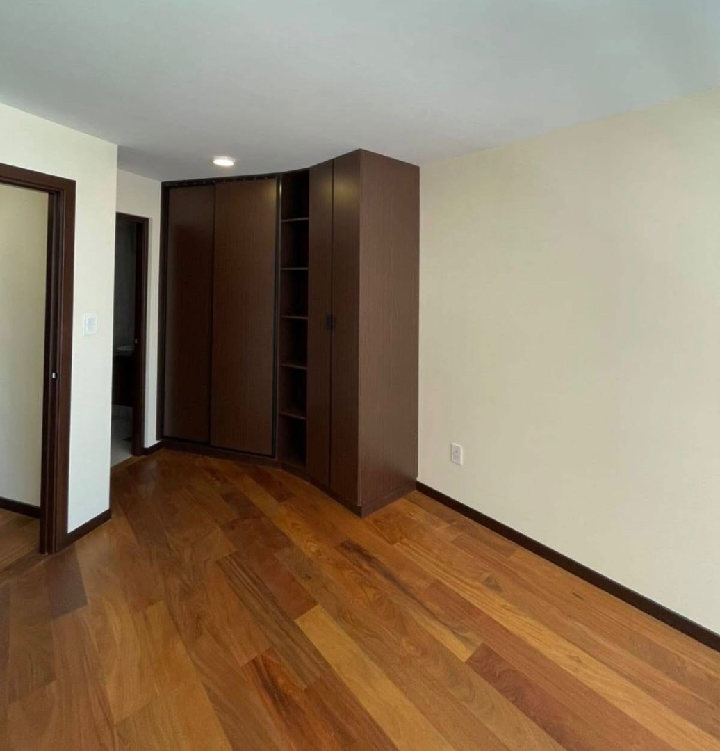 Departamento en Obrajes en La Paz 1 dormitorios 2 baños 1 parqueos Foto 8