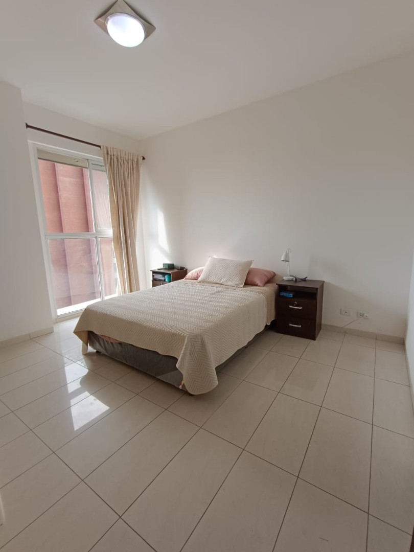 Departamento en AlquilerCalle Cochabamba esquina Av Irala Foto 10