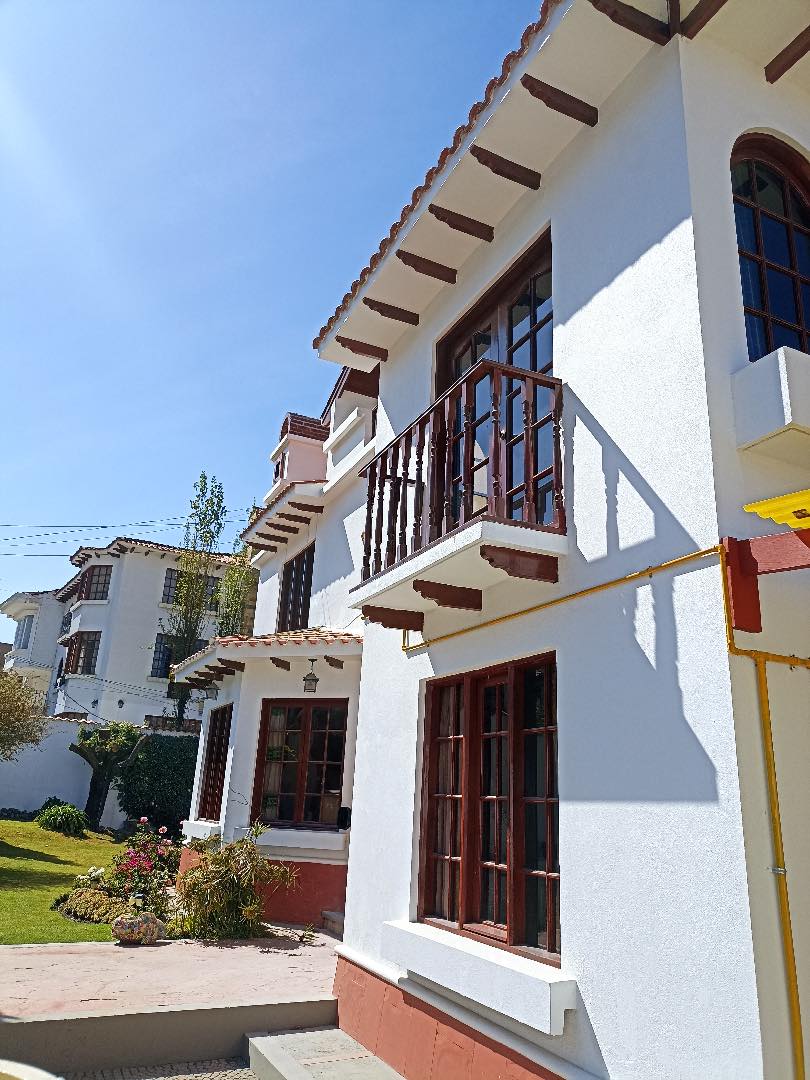 Casa en AlquilerACHUMANI  4 dormitorios 7 baños 2 parqueos Foto 3