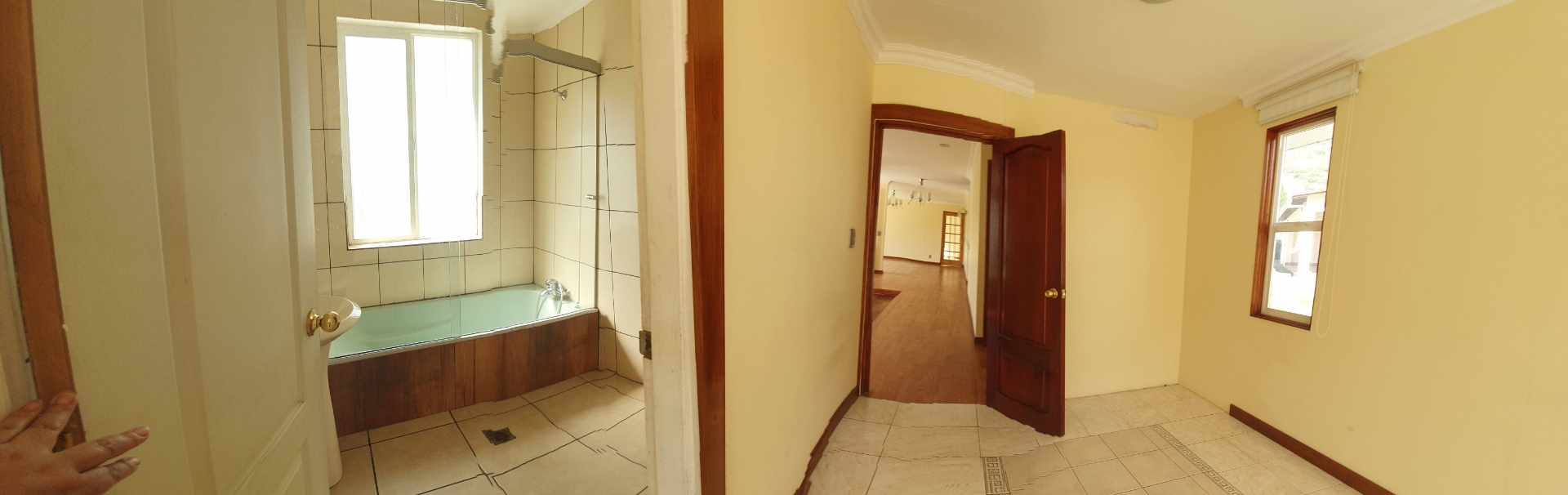 Casa en VentaZona Sur, Huajchilla. Urbanizacion Bartos. 4 dormitorios 4 baños 6 parqueos Foto 10