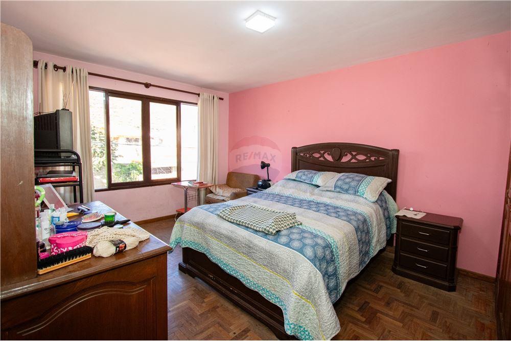 Casa en VentaCASA EN VENTA ZONA LAS CUADRAS 7 dormitorios 3 baños 2 parqueos Foto 6