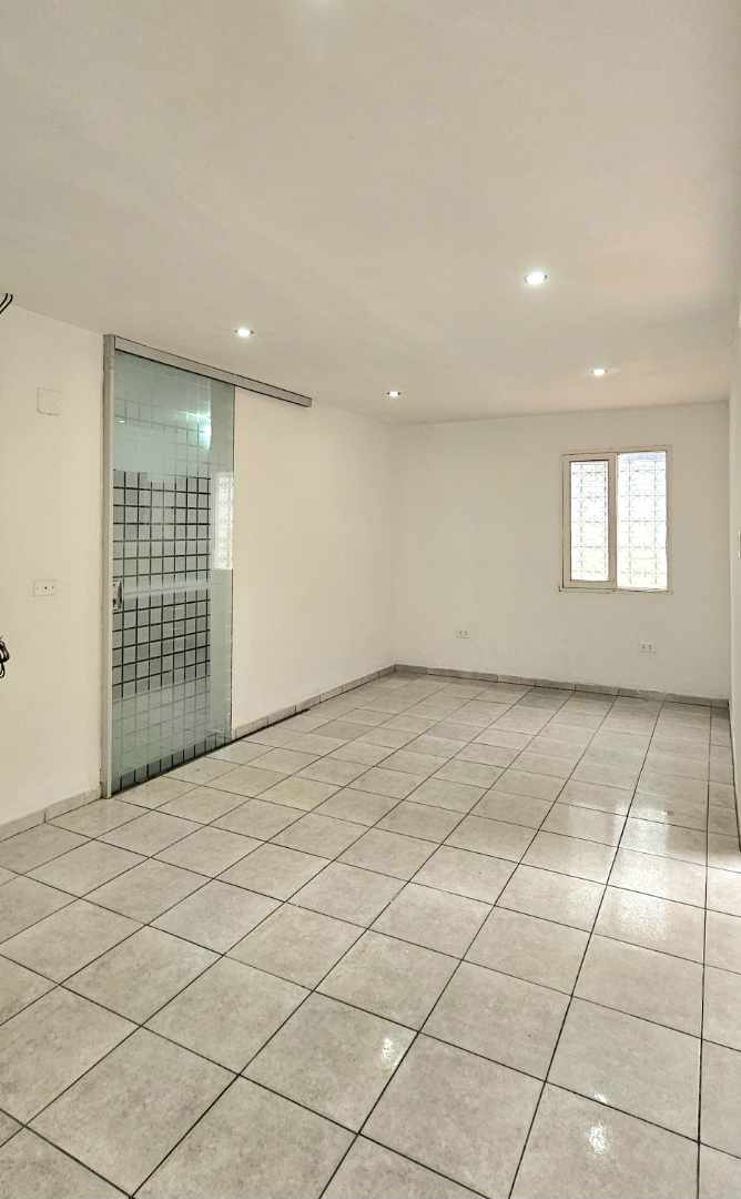 Casa en AlquilerURBANIZACIÓN EL MUNDO 
Av  Virgen de Cotoca 6to anillo 

Linda CASA EN ALQUILER 
Bs. 3.300. 
3 DORMITORIOS 

 3 dormitorios 2 baños 3 parqueos Foto 6