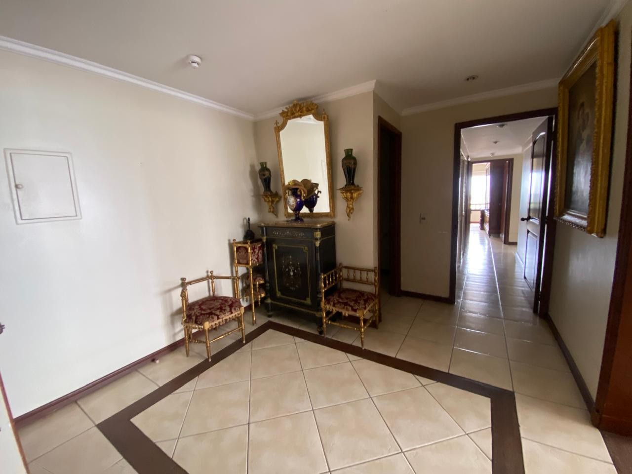 Departamento en Venta📍Av. La Salle, Edificio Mirador de Equipetrol. 3 dormitorios 3 baños 2 parqueos Foto 10