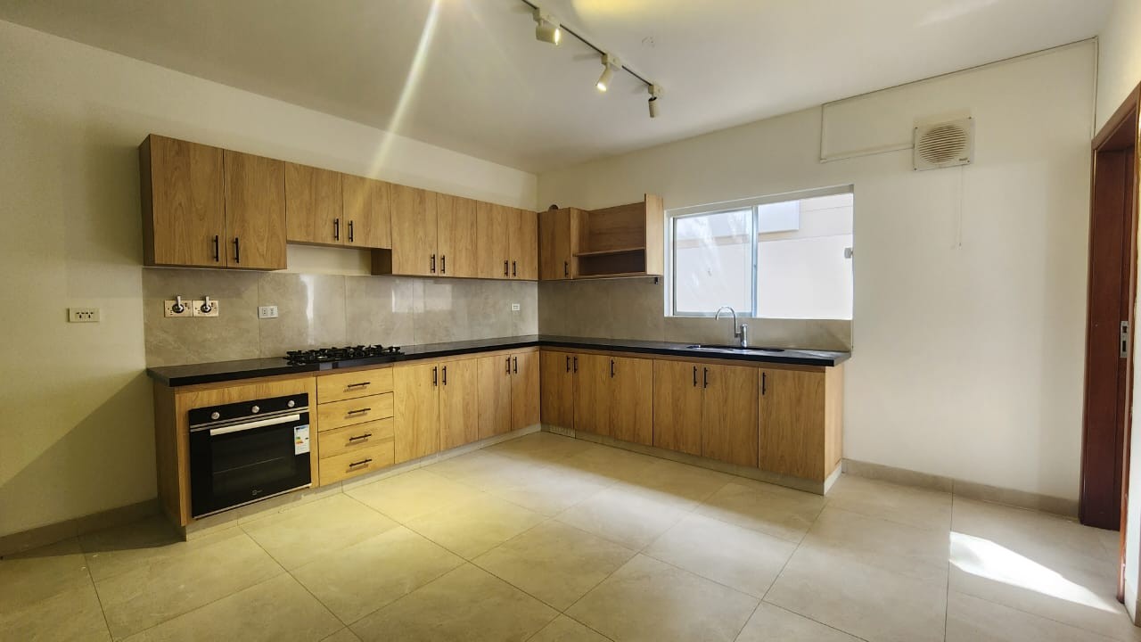Departamento CASA EN VENTA EN BOSQUES DE LA COLINA Foto 5
