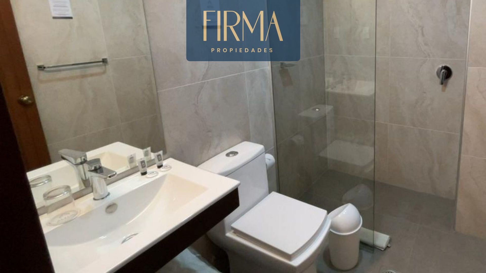 Edificio en VentaHOTEL EN VENTA EN PLENO CENTRO DE LA CIUDAD 50 dormitorios 55 baños 2 parqueos Foto 4