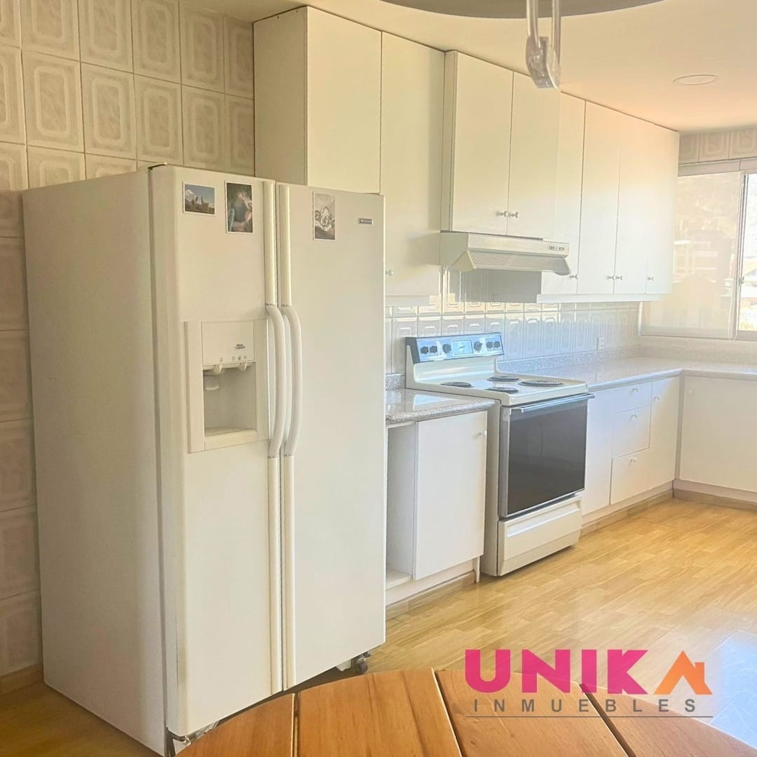 Departamento en AlquilerHermoso Penthouse Duplex Semi Amueblado, con lindas vista , Calacoto  3 dormitorios 4 baños 2 parqueos Foto 13