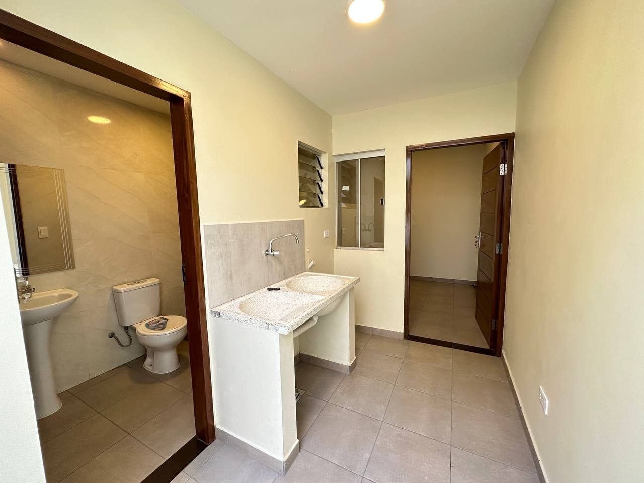 Casa en VentaSANTOS DUMONT ENTRE 3ER Y 4TO ANILLO 4 dormitorios 5 baños 2 parqueos Foto 19