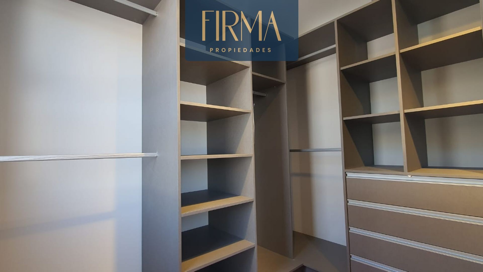 Departamento en Irpavi en La Paz 3 dormitorios 3 baños 2 parqueos Foto 15