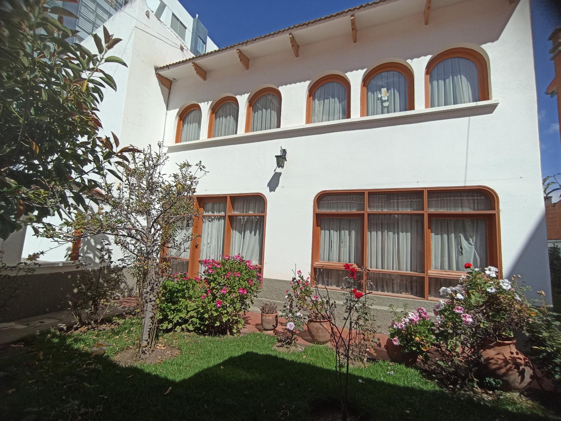 Departamento en VentaCASA EN VENTA / IRPAVI 7 dormitorios 5 baños 5 parqueos Foto 15