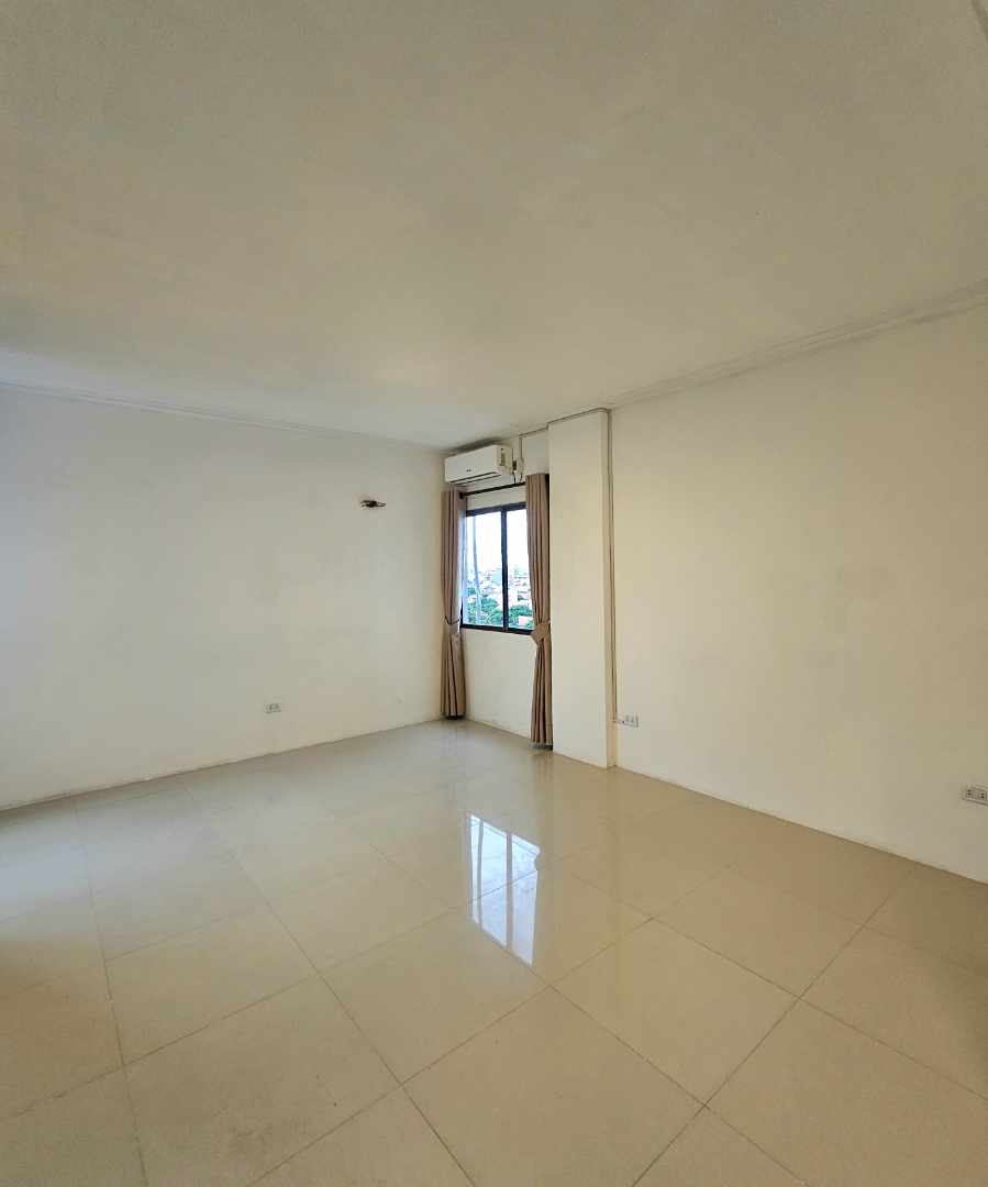 Departamento en AlquilerAv. Beni y Av. Trinidad 2do anillo  Foto 11