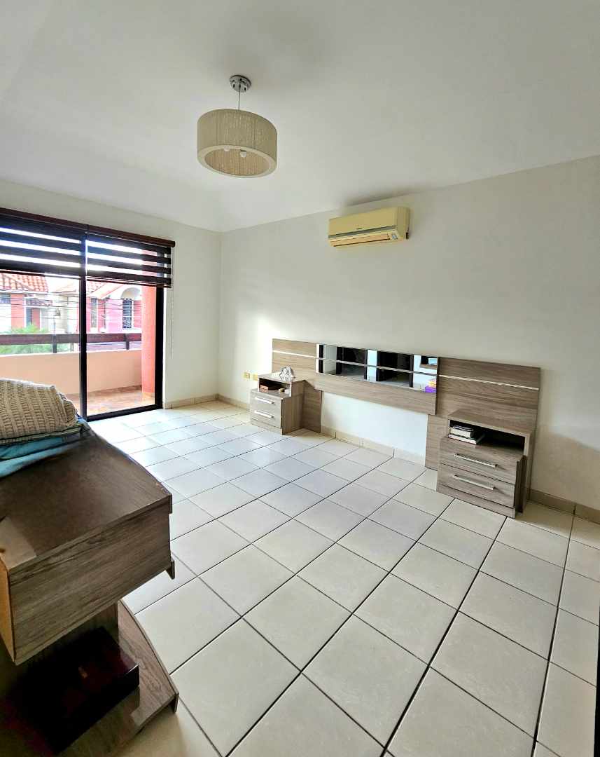 Casa Av. Banzer 7mo ANILLO  Foto 13
