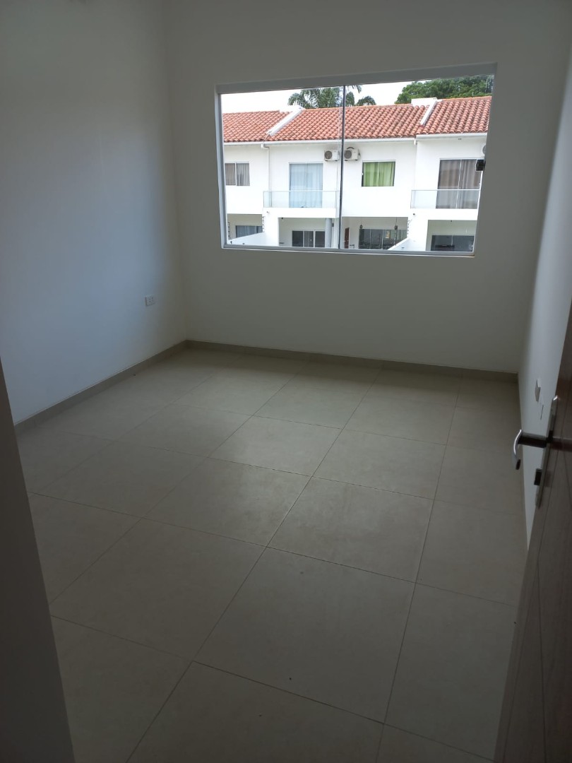 Casa en Entre 8vo y 9no anillo Norte en Santa Cruz de la Sierra 3 dormitorios 7 baños 2 parqueos Foto 27