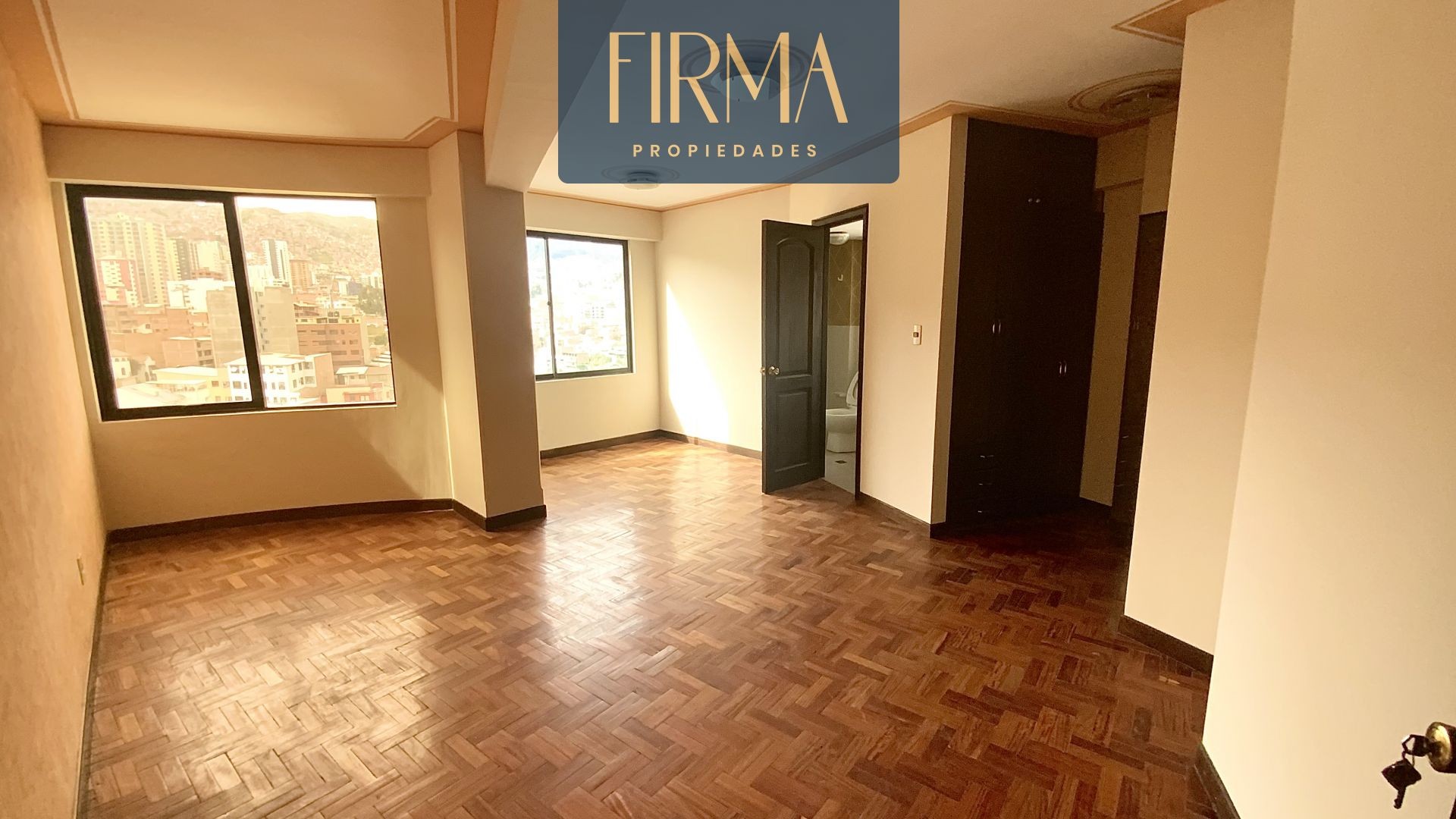 Departamento en Miraflores en La Paz 6 dormitorios 4 baños 1 parqueos Foto 12