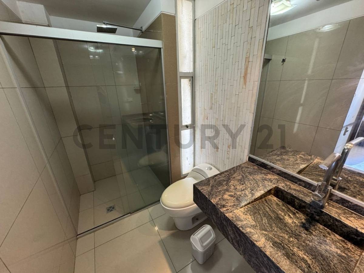 En Alquiler a Bs 6,650 Foto 8